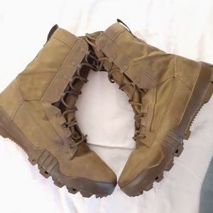 Nike SFB Jungle 8" mens size 10